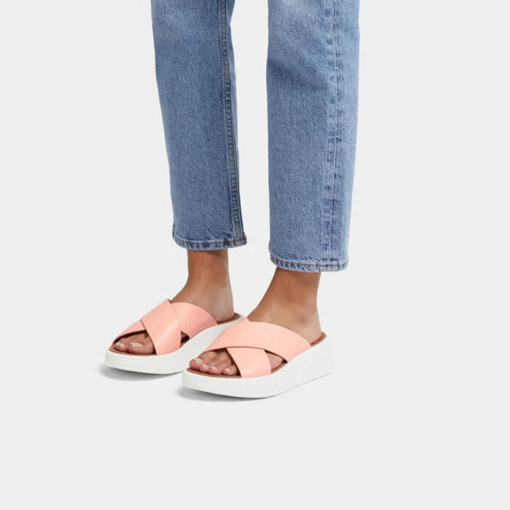 รองเท้าแตะแบบสวม ผู้หญิง รุ่น F-MODE LEATHER FLATFORM CROSS SLIDES
