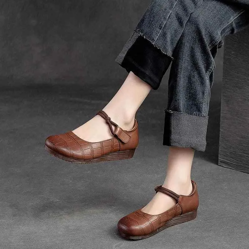 23A2 - Women's Casual Shoes - Comfortable Leather Flats
