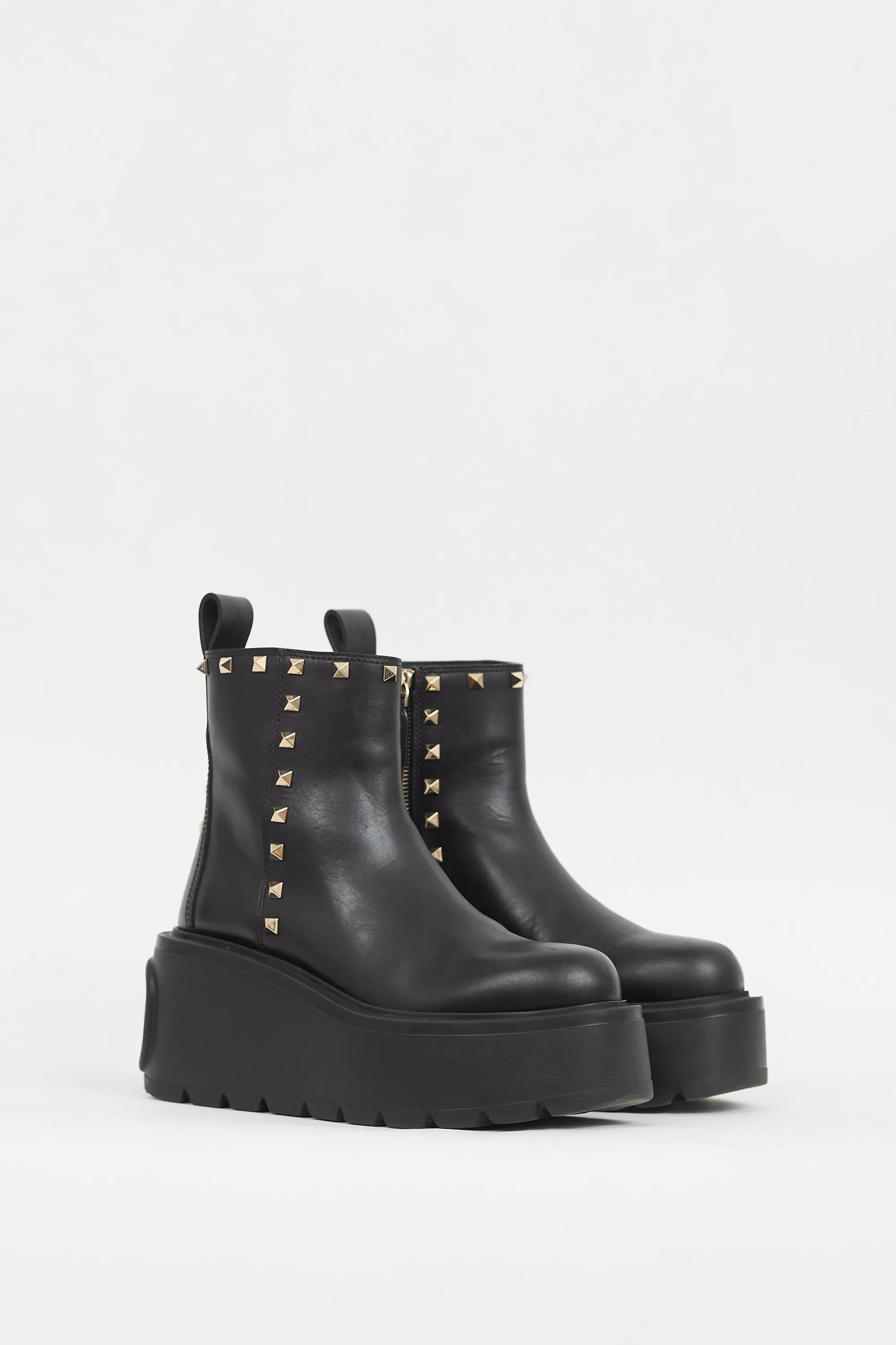 Black Uniqueform Rockstud & VLogo Boot