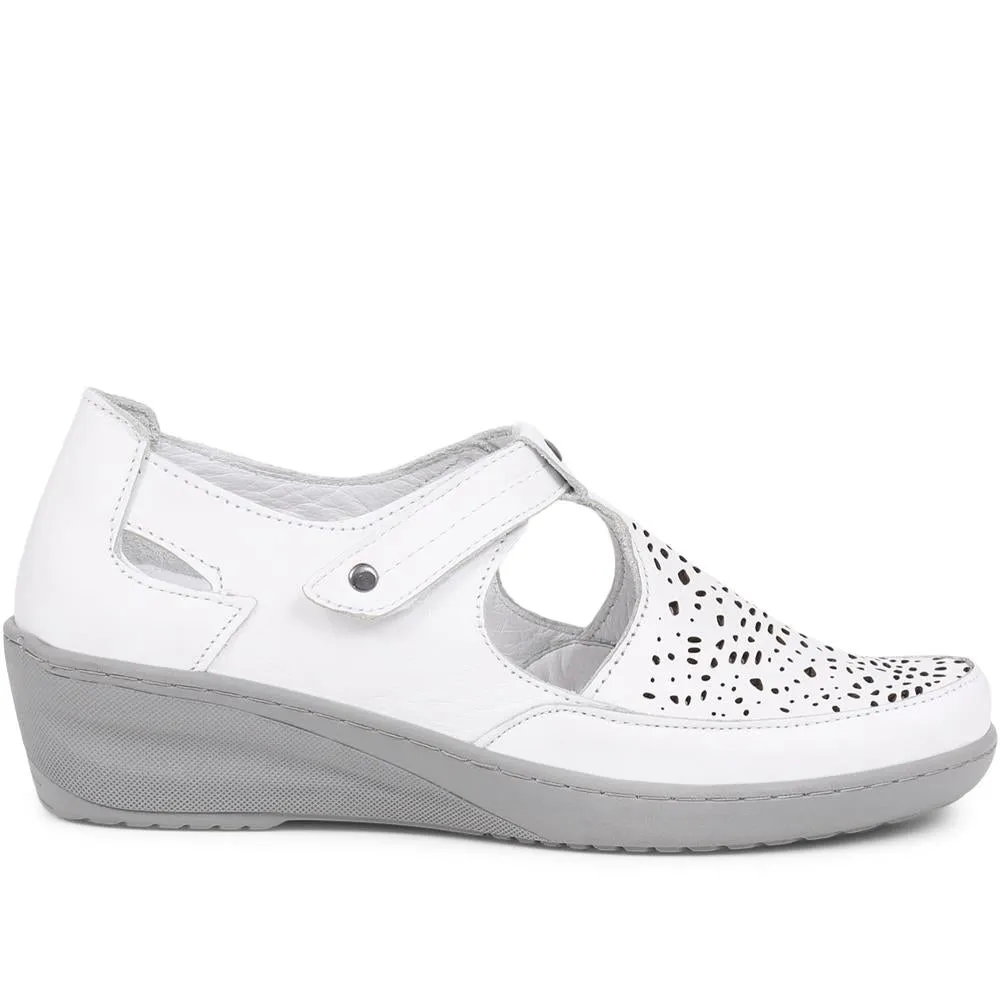 Touch-Fasten Mary Janes  - LUCK39011 / 325 638
