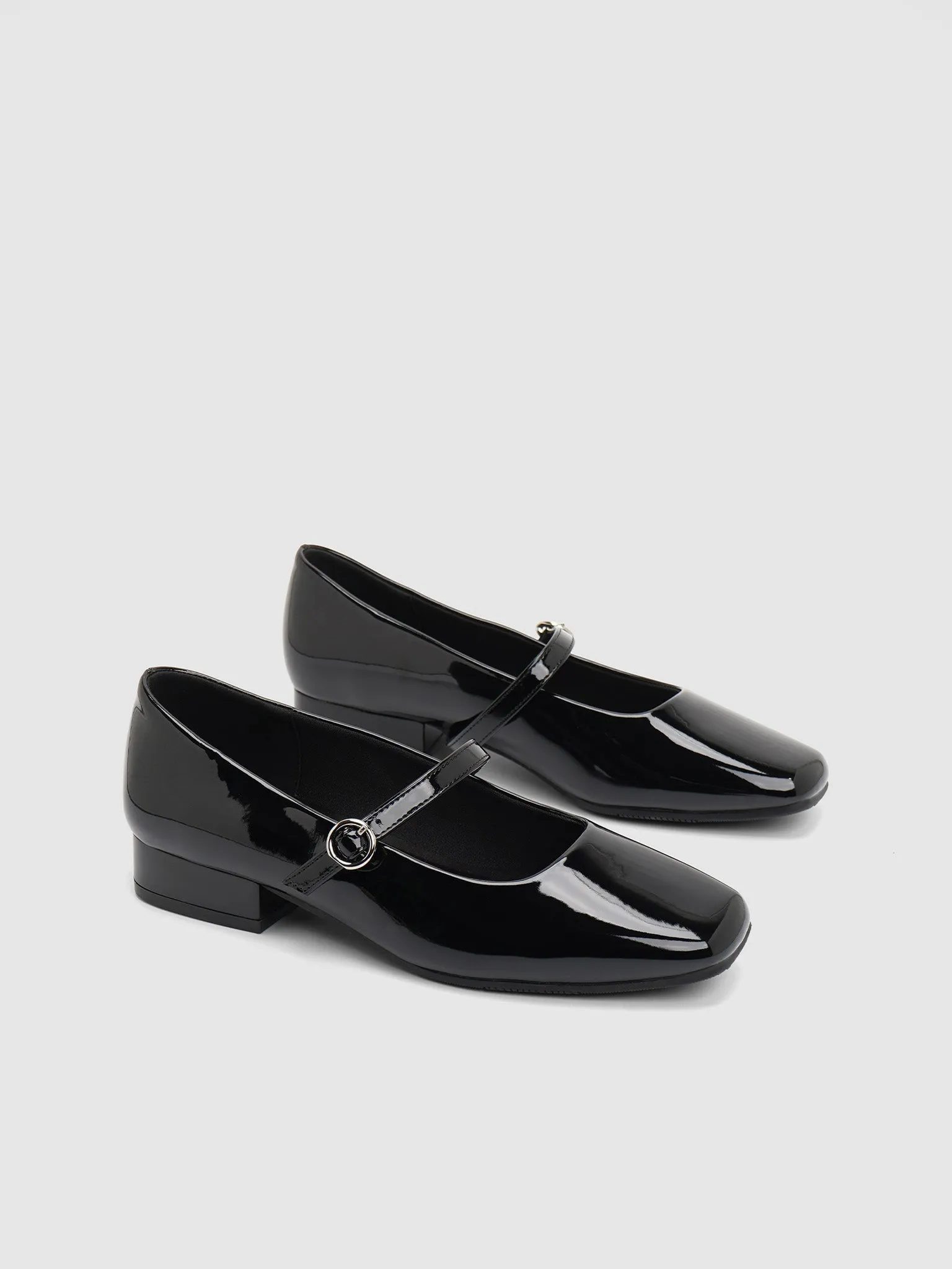 Warren Mary Jane Pumps