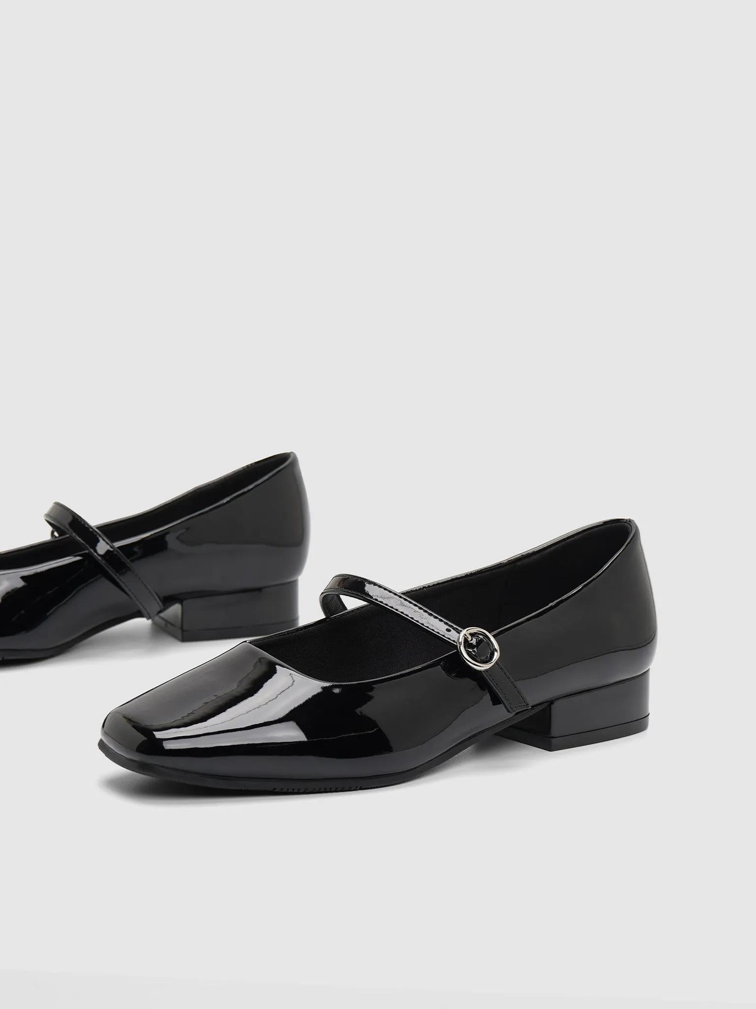 Warren Mary Jane Pumps
