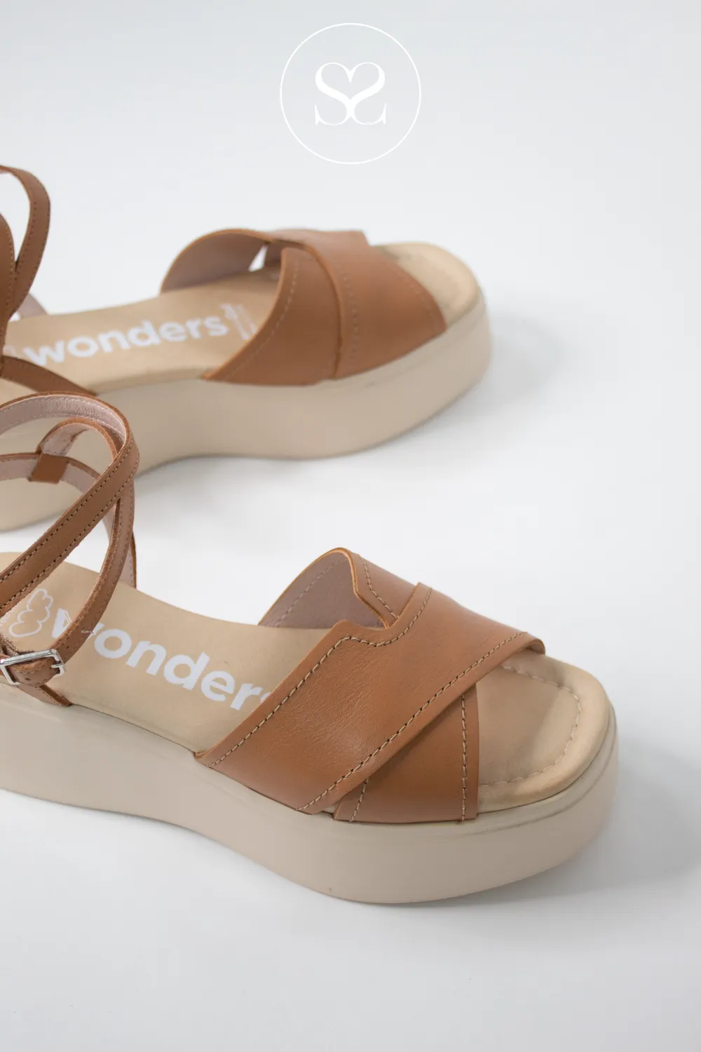 WONDERS A-3712 TAN LEATHER CHUNKY PLATFORM SANDALS